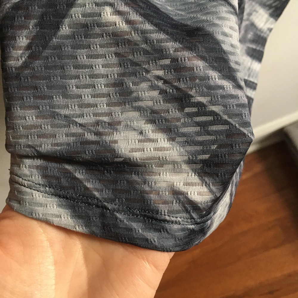 UNDER ARMOUR Tank - Picture 3 of 3
